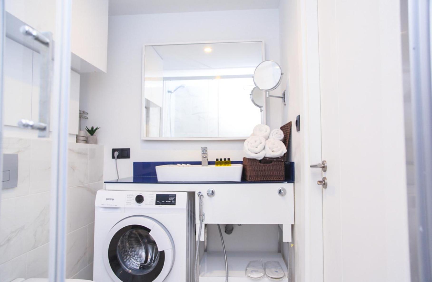 Superior Apartments Orbi City Sea View 바투미 외부 사진